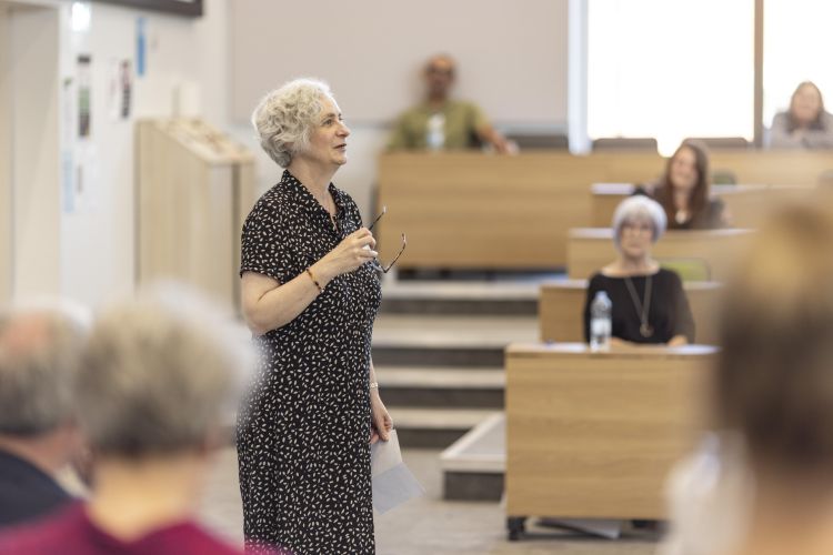 Picture of Professor Lisa Bucker