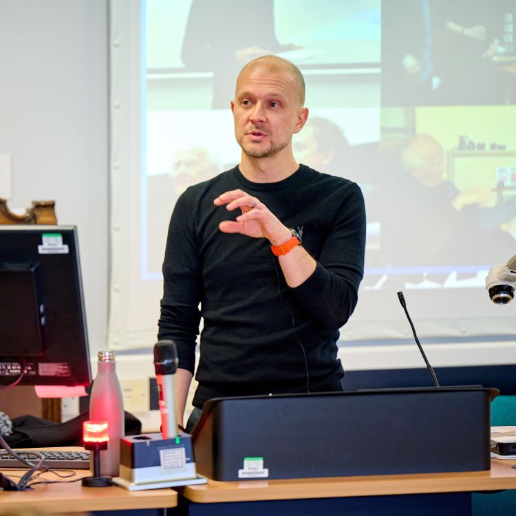 Picture of Professor Mark Davis
