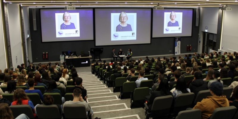 Lady Hale at front of lecture theatre
