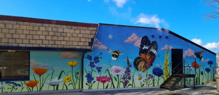 A new mural has been painted in memory of School of Law colleague Rachael Taylor  