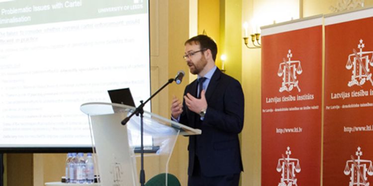 Professor Peter Whelan delivers a guest lecture at the Latvian Law Institute