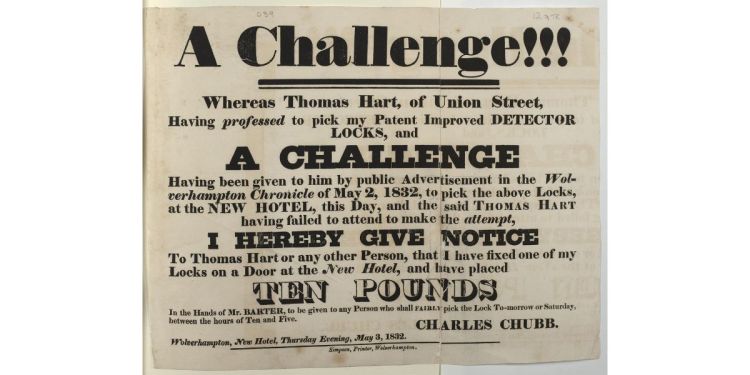 An old advert challenging people to try and open a safe at a hotel to win ten pounds.
