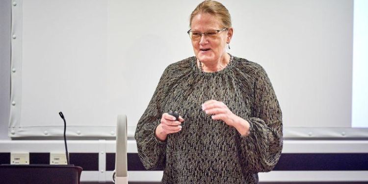 Professor Diane Pecorari delivers third Faculty Inaugural Lecture