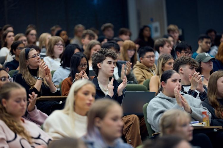 Audience clapping