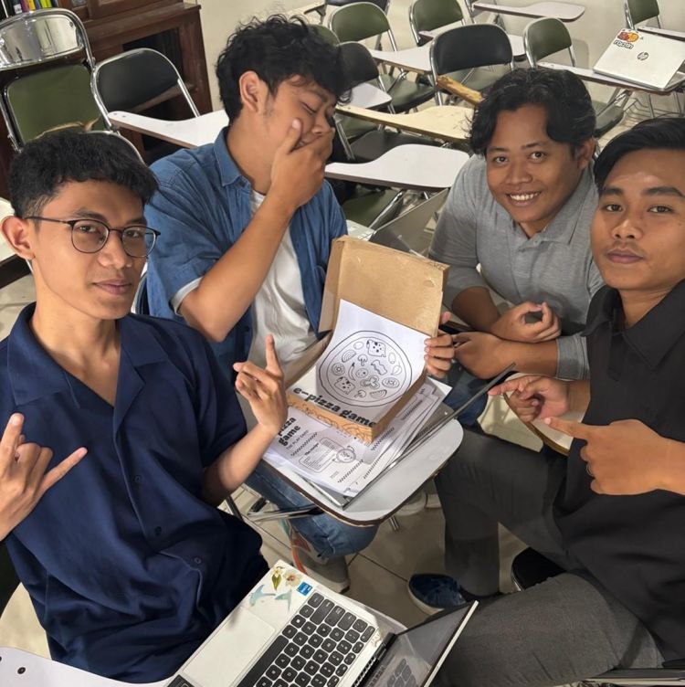  Students' expressions after opening the pizza box